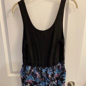 Torrid Disney Size 0 Hawaiian Stitch Short Romper
